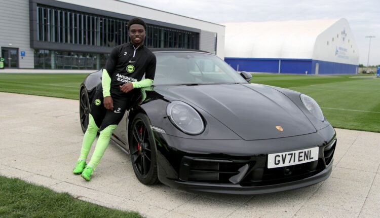 Ghana S Tariq Lamptey Wins Brighton Brighton Player Of The Month Award