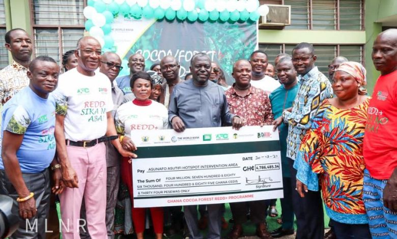 Lands Ministry pays beneficiaries as Ghana receives World Bank carbon ...