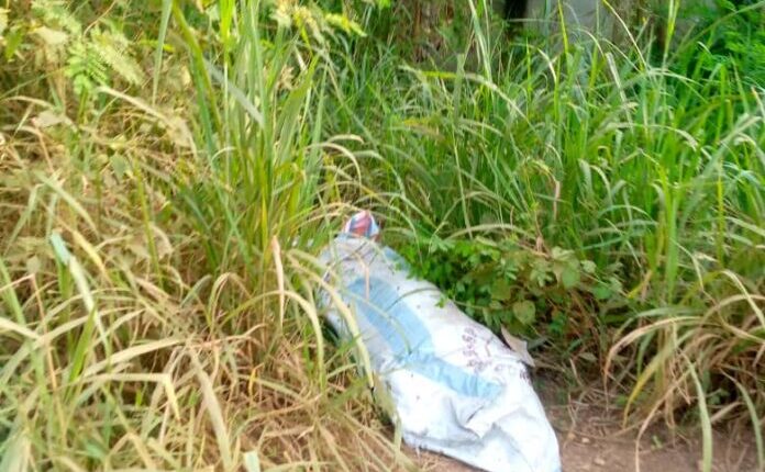 decomposing body found in front church