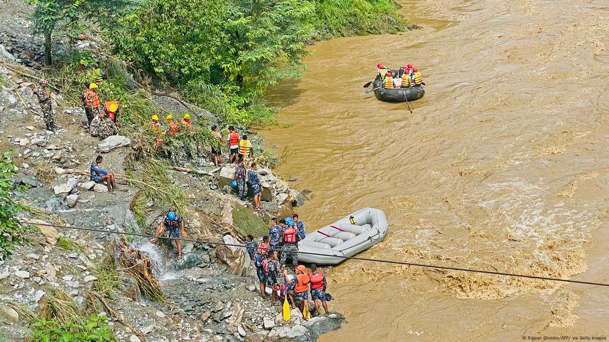 Nepal: Over 50 missing after landslide sweeps away buses | The Ghana Report