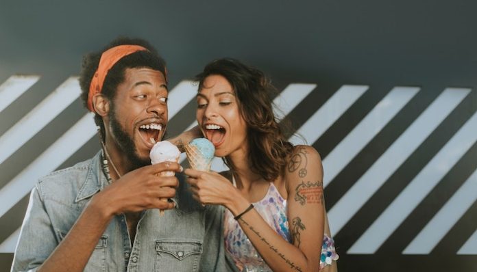 How to date someone IRL who you met online
