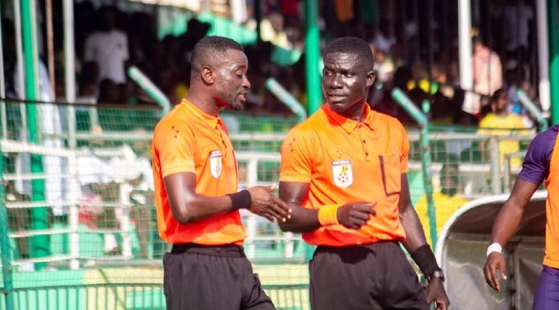 referees